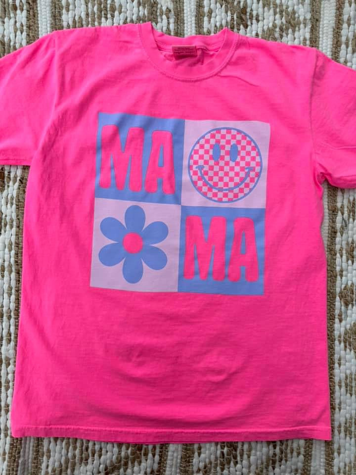 Mama Smiley Comfort Colors Tee - Pink