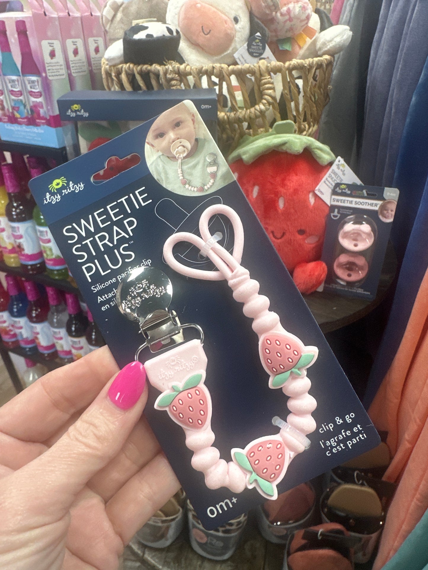 Itzy Ritzy Sweetie Strap Plus - Strawberry