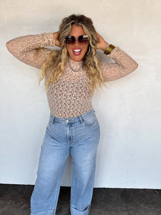 Jolie Lace Thumbhole Top