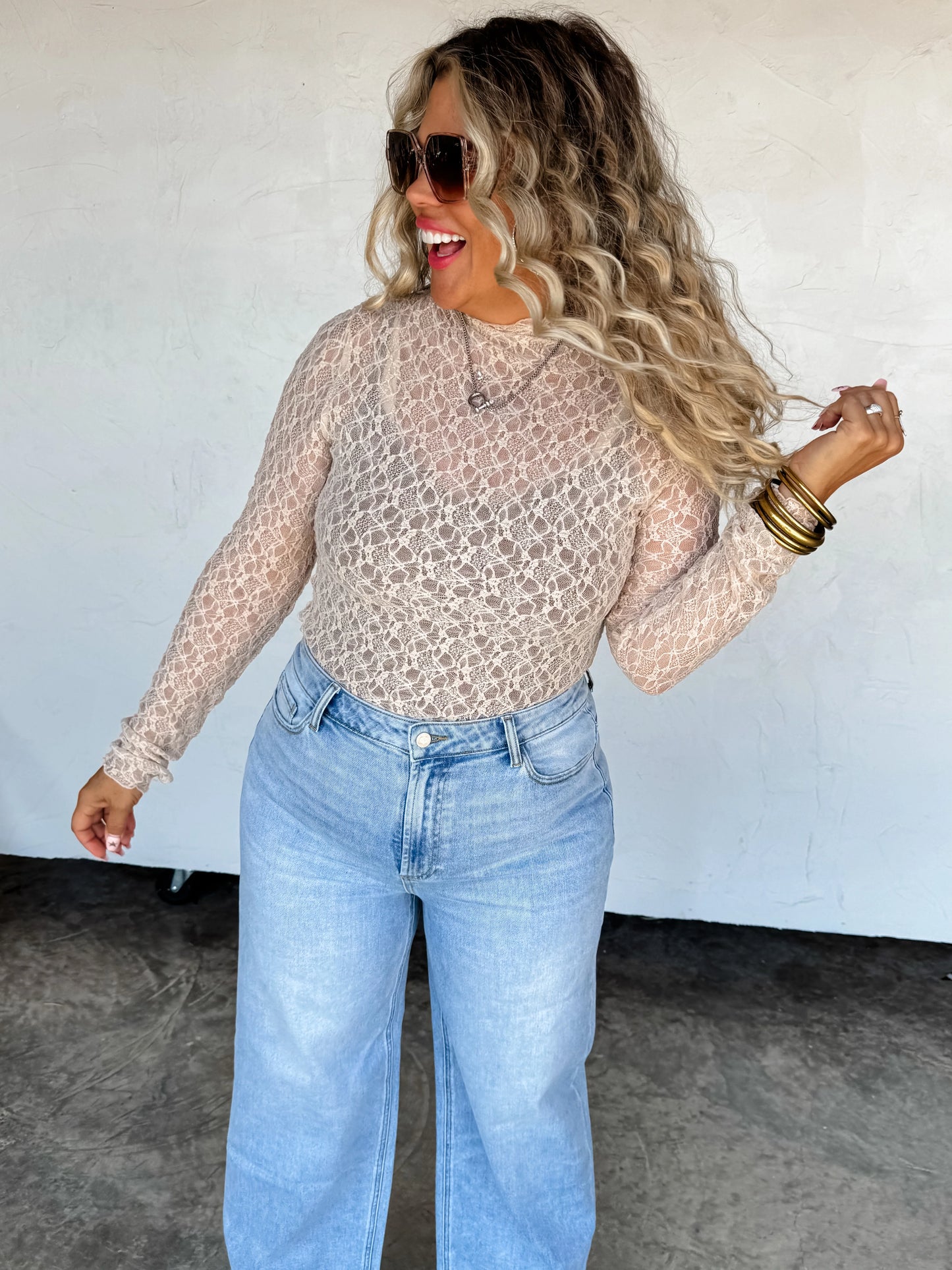 Jolie Lace Thumbhole Top