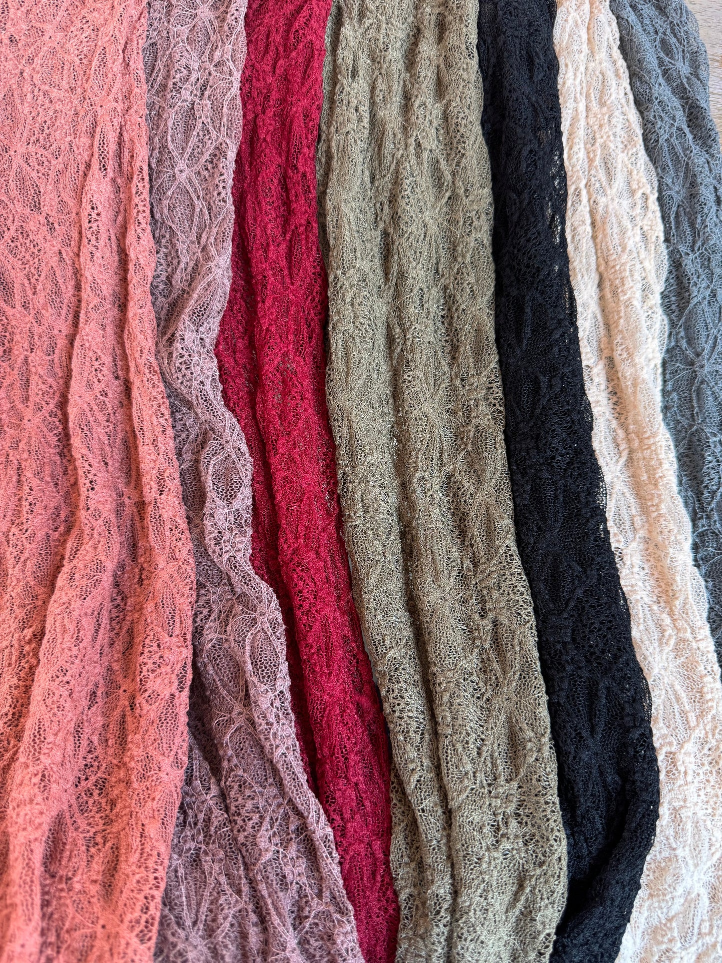 Jolie Lace Thumbhole Top