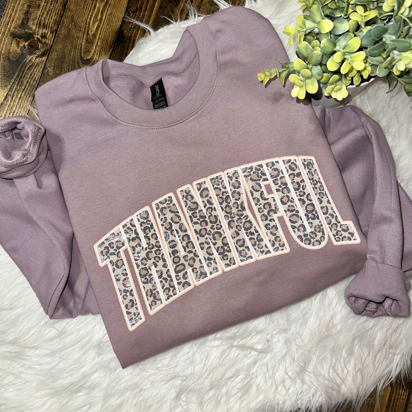 Thankful Leopard Graphic Sweatshirt