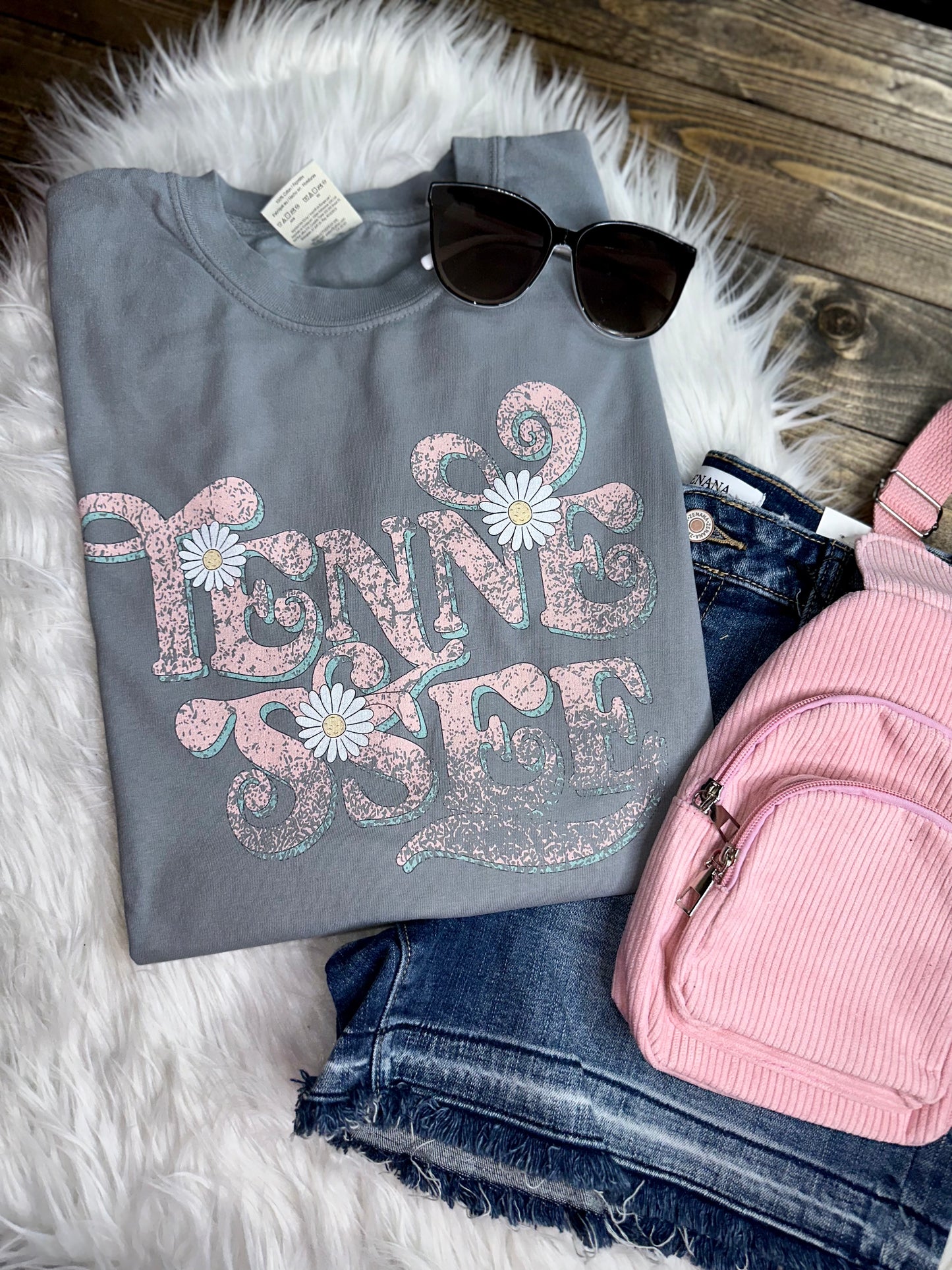 Tennessee Retro Daisies Graphic Tee