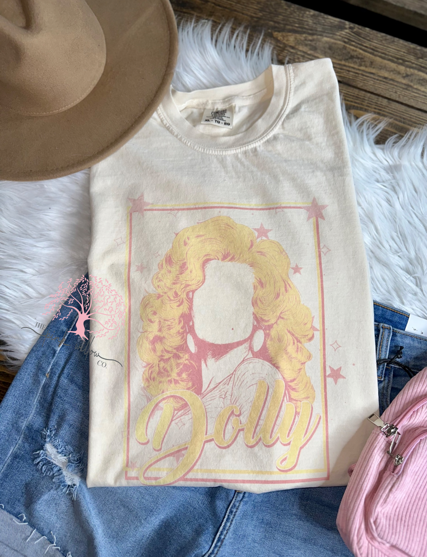 Dolly Graphic Tee